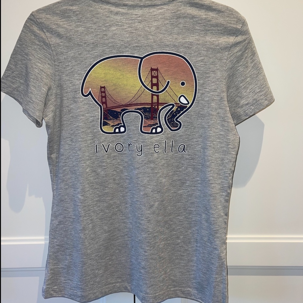 Ivory Ella San Francisco Logo Graphic T-shirt- Gray